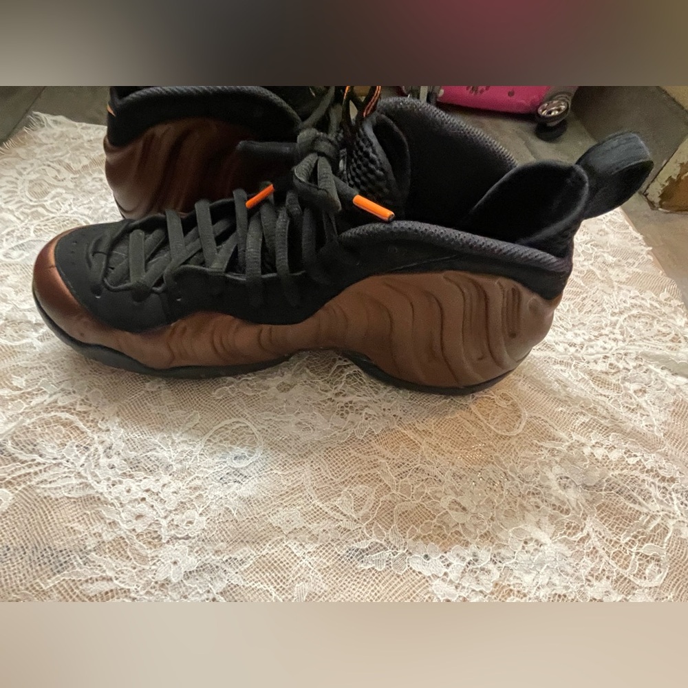 Nike Foamposite Black & Orange Men’s Size 8.5 - Picture 6 of 10